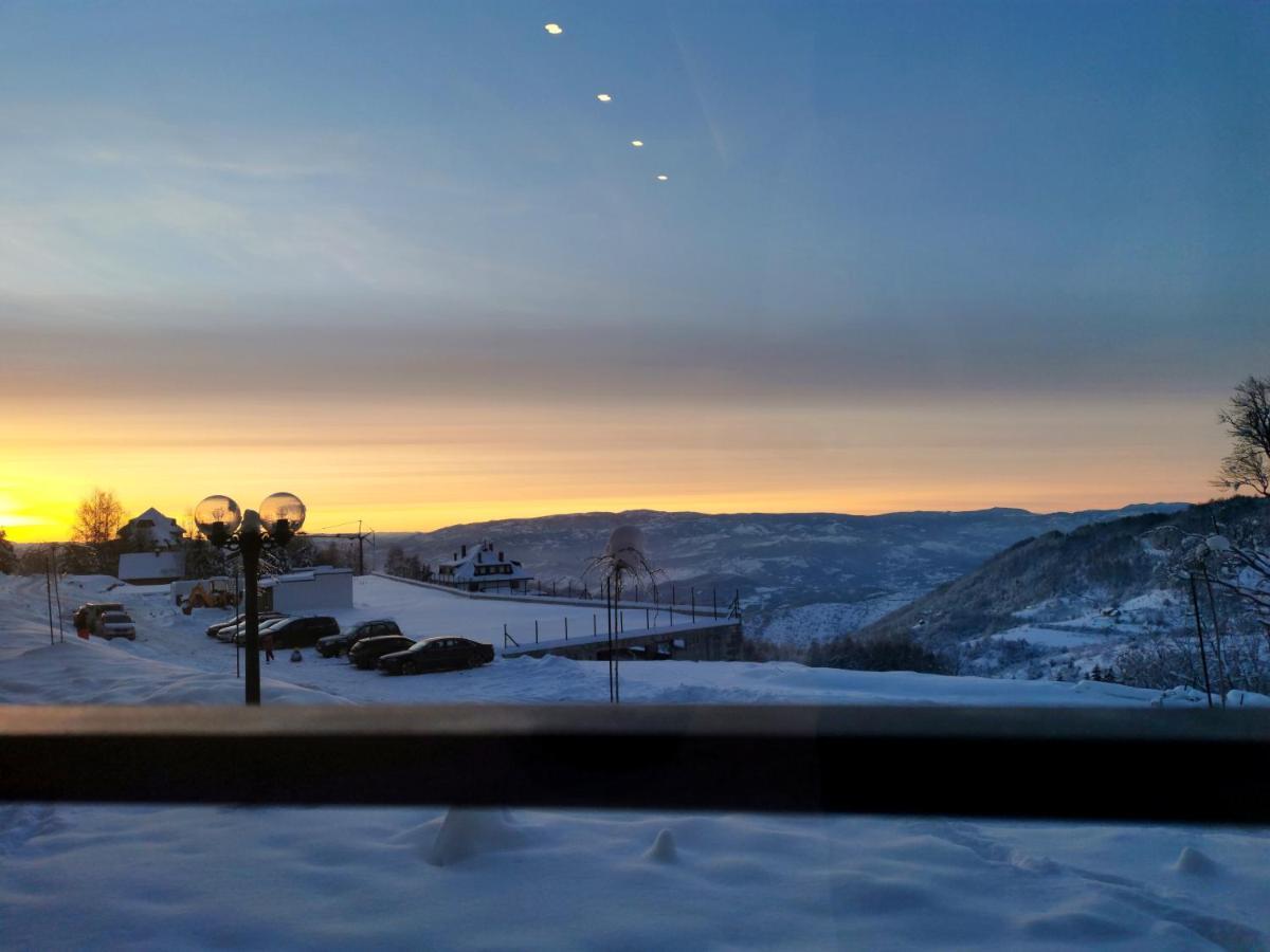 Golden Sky - Milmari Resort & Spa Kopaonik Extérieur photo